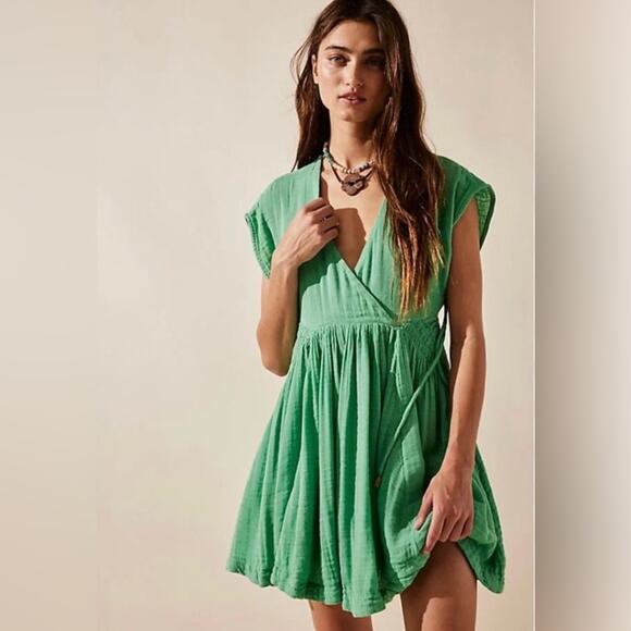 Free People Dresses & Skirts - Free People NWT Palmira Mini line Cricket Dress with side Cut out.